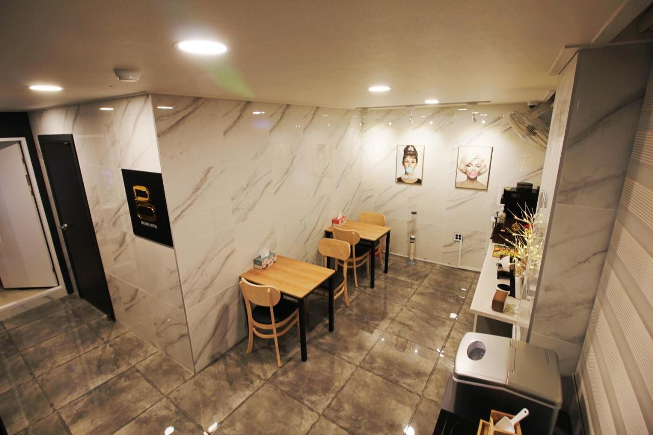 Bronze Hotel Changwon Exterior foto